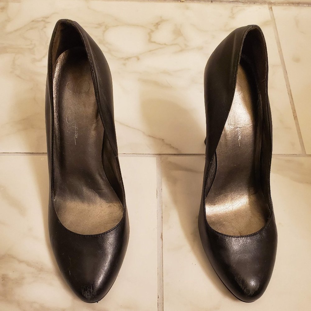 Jessica Simpson Black pumps